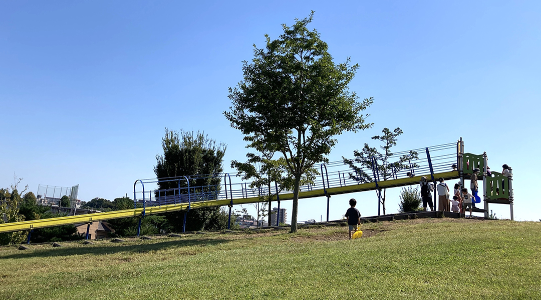 ローラーすべり台